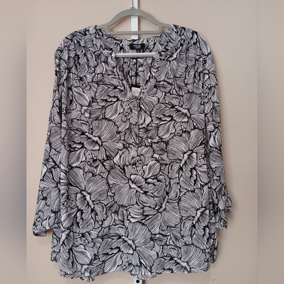NYDJ Curves 360 Women's (Size 2X) Blk/White Floral Cosmos Pintuck Blouse (NWT) - Picture 1 of 12